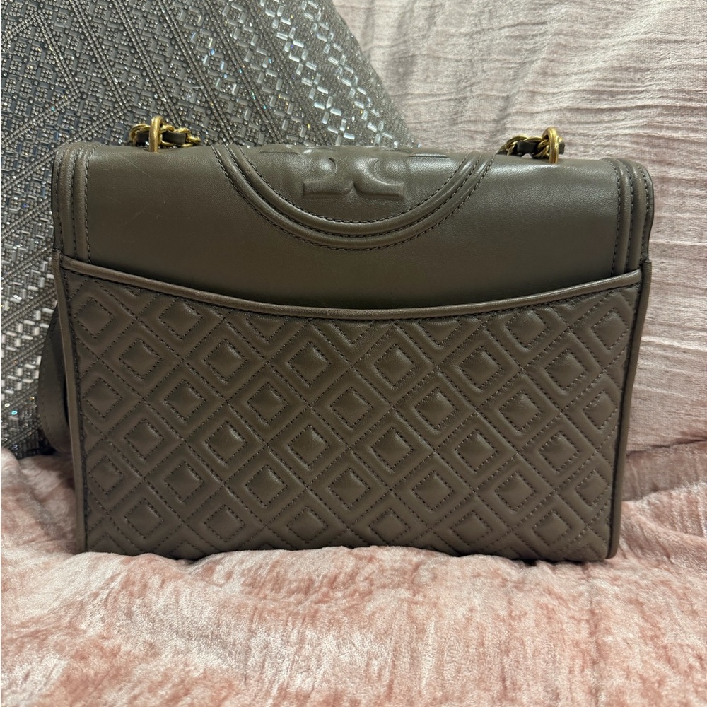Tory Burch Taupe Quilted Shoulder Bag with Gold Chain - Picture 4 of 5